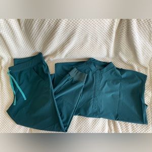 FIGS SCRUBS SET